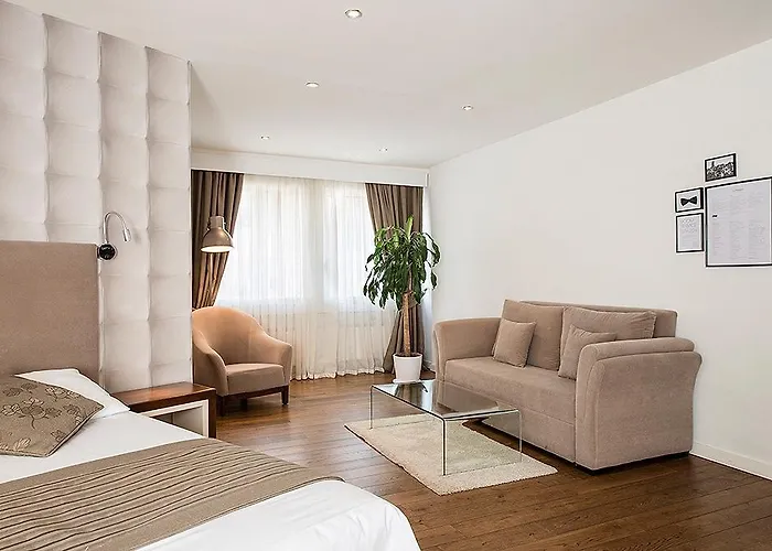 Hotel Alpha